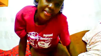 Clapper_ ebony webcam