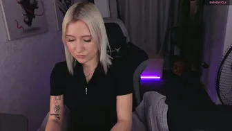 sayl0r_moon feet naked on cam