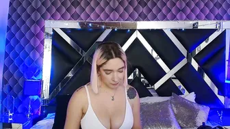 victtoria_lee bigboobs 10-14-2026