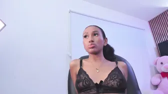 Vicky_castillo posing on webcam - 19-Oct-26