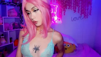 Zoe_snow_ cam show - 07-23-2025
