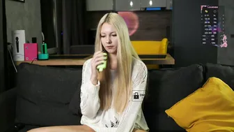 Lovelygracee (10/25/2026) video