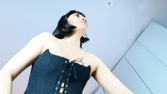 lina_bedoya on live cam - (10/27/2026)