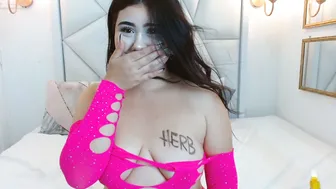 valufoster horny amateur posing on cam