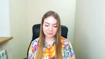 zoey_deuttch shy (01-19-2025)