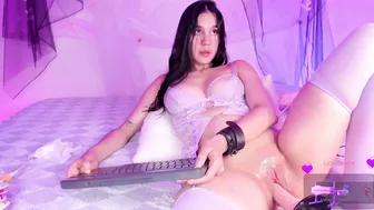 mollylewis18 anal nude cam