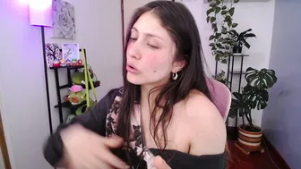 littlelaksmi latina hot webcam porn