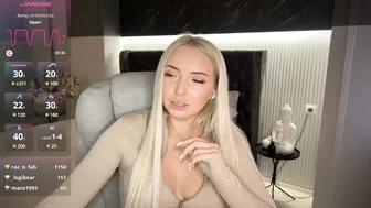 ohmyemma nude chat 07-30-2025