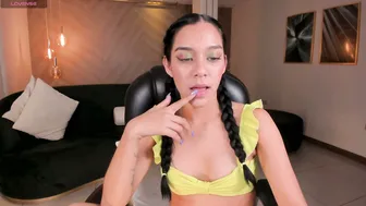Amalia_cruss webcam (07-30-2025)