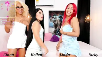 cutee_world anal posing on webcam