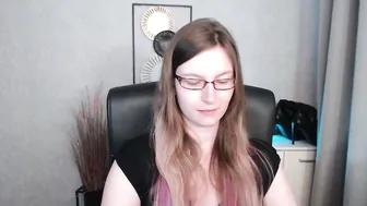 Emma_lust94 01-Aug-25 bigfeet