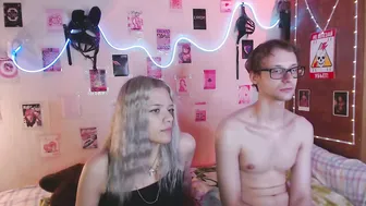 your_horny_friends nude cam (08/01/2025)