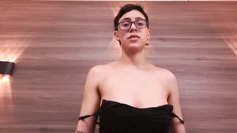 Eva_monwalker hairy 03-Aug-2025