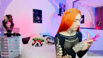 Bitch_capelli video cam porn posing on webcam