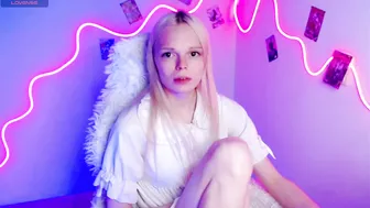 Emily_nyaffe uncut sex cam chat