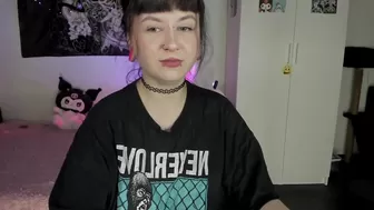 toriayun0 posing on cam 01-21-2025