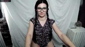 lauradre_ british on cam