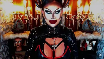 Queendomcum6 latex chat sex cam