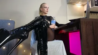 Marthahoffman mistress 05-Aug-25