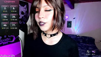 Anni_420_ smoke cam nude