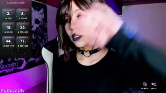 Anni_420_ smoke cam nude