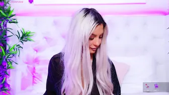 Taahiraarabian lovense on cam