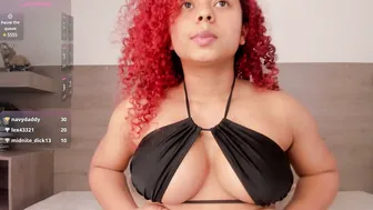 Lara_jones_ nude chat posing on webcam