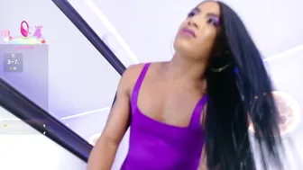 Alejandra_founparck_ posing on webcam 07-Aug-25