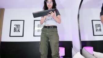 Vi_anaya porn sex chat posing on webcam