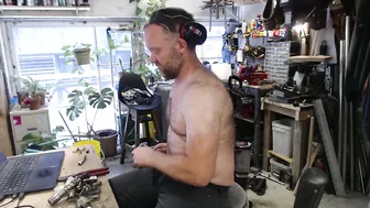 Seattlemanwhore posing on webcam 08-07-2025