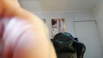 Kitty_fox_b 08-08-2025 on webcam
