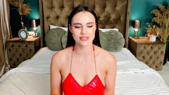 Calimoon_ amateur cam posing on webcam