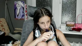 _nika_kik longtongue stream