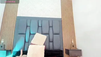 Maiacharris posing on webcam - 12-Aug-2025