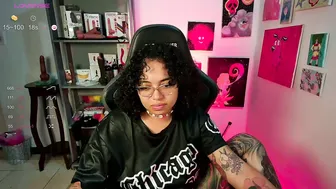 Alesyahampton on webcam 12-Aug-2025