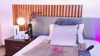 Saraabloom cam video (08/12/2025)