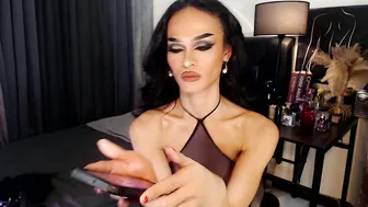 queenvalentinats bigboobs (08/13/2025)