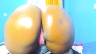 the_beautiful_barbie riding cam nude
