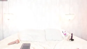 Leigh_angels posing on webcam 08-15-2025