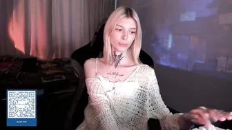 Hotchubently skinny webcam show