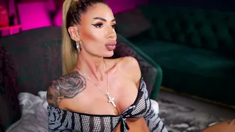 Raquellevon cam video - 08/17/2025