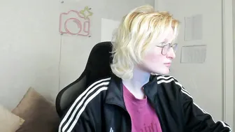 elizabeth_harpper 08-17-2025 webcam