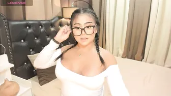 Monstrouscockdivaontop asian sex chat