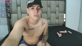 enzo_issis on webcam webcam