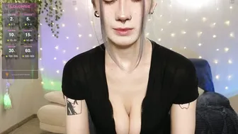 christy_memeow 18 08-18-2025