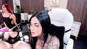 Naugthyelli live cam video - 08/19/2025