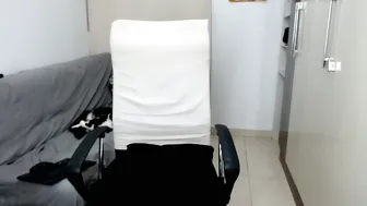 laura_pervert_ 08-19-2025