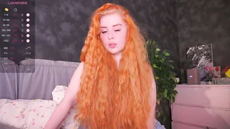 redhotvixen_ (08/19/2025)