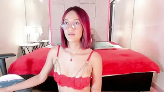 Daphne_courtis webcam video 19-Aug-25