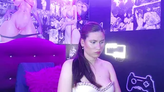 Sarahg1313 cameltoe - (08-20-2025)